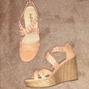 Day trip Wedges